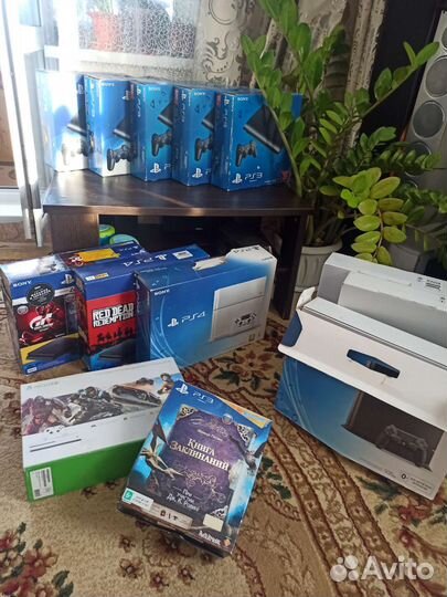 15 коробок из под ps3, ps4 fat и ps4 slim