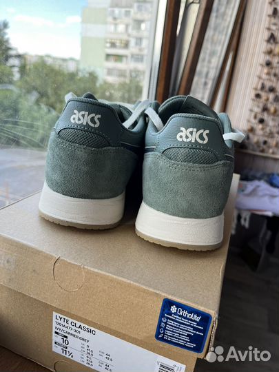 Кроссовки Asics