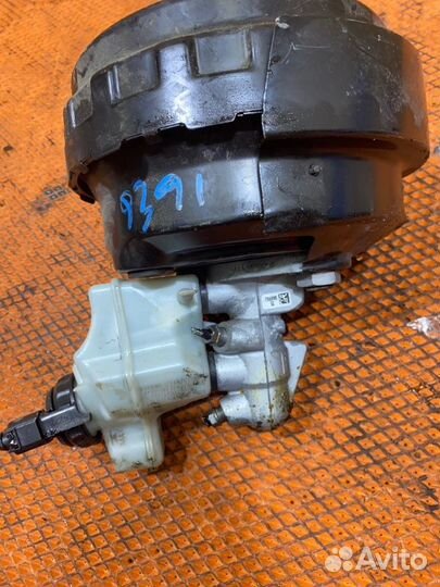 Вакуумный усилитель тормозов передний Audi Q3 8U