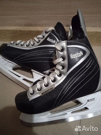 Коньки хоккейные