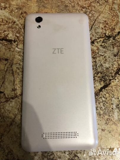 Смартфон ZTE Blade X3 в идеальном состоянии