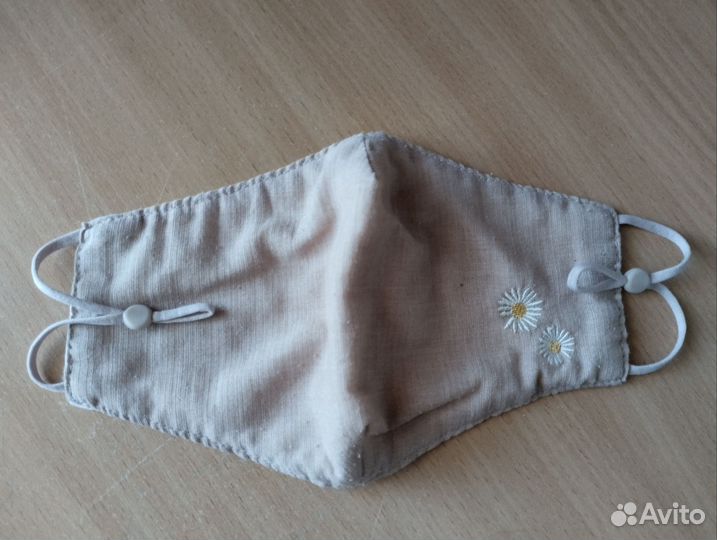 Многоразовая маска бежевая с ромашками