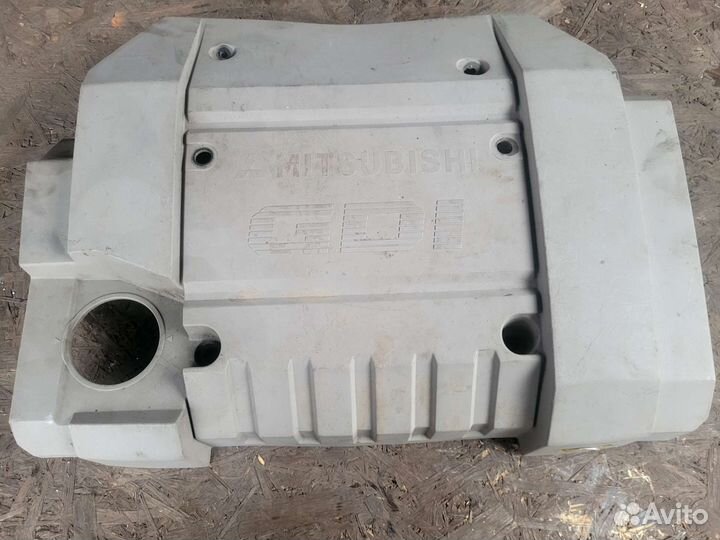 Крышка двигателя mitsubishi