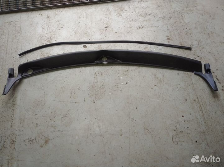 Жабо стеклоочистителей LADA Ларгус 2012-2024