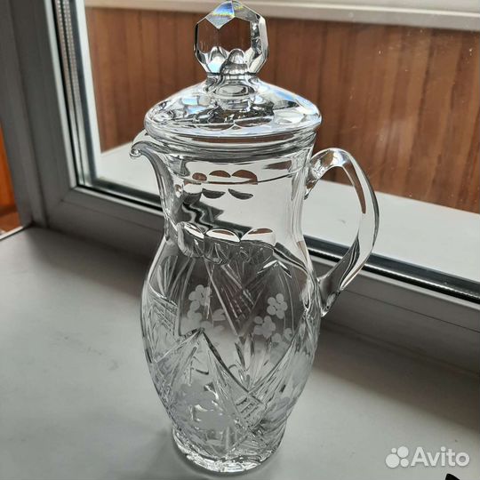 Хрустальные кувшины для напитков