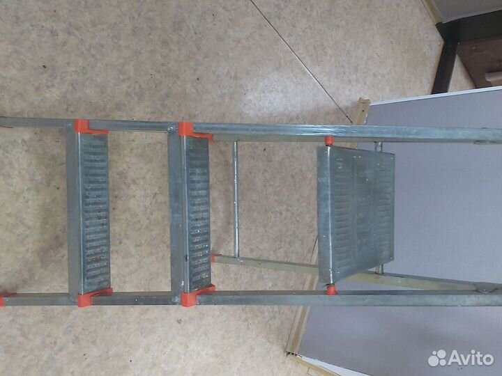 Стремянка алюминиевая бу