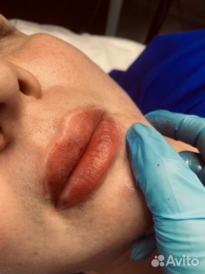 Перманентный макияж бровей, губ и век