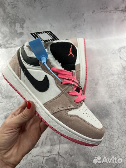 Кроссовки Nike зима