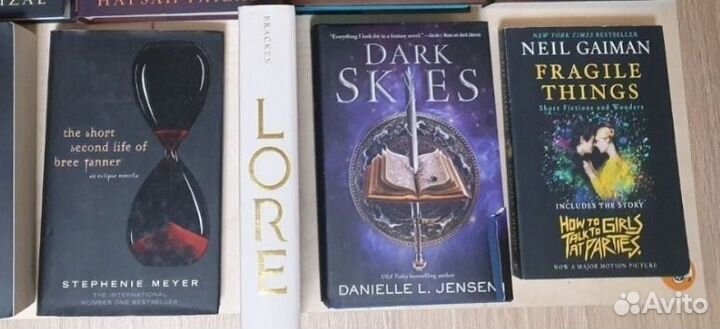 Много книг на английском