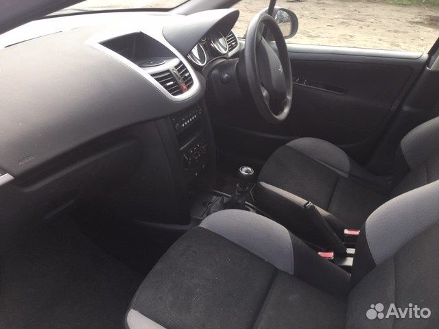 Разбор на запчасти Peugeot 207