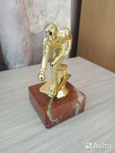 Статуэтка 