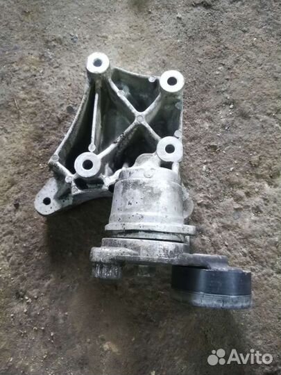 Кронштейн компрессора Шеврол кобальт Джентра