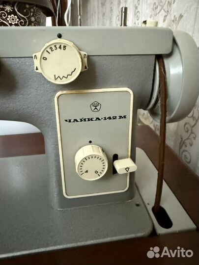 Швейная машина чайка 142м