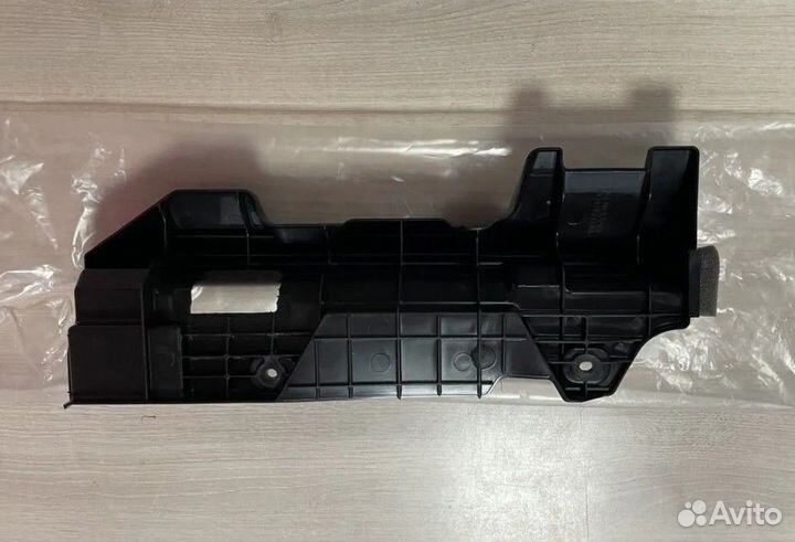 Дефлектор радиатора правый Солярис1 Рио3 Оригинал