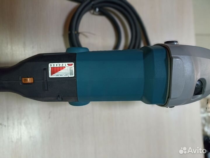 Полировочная машинка makita SA7000C