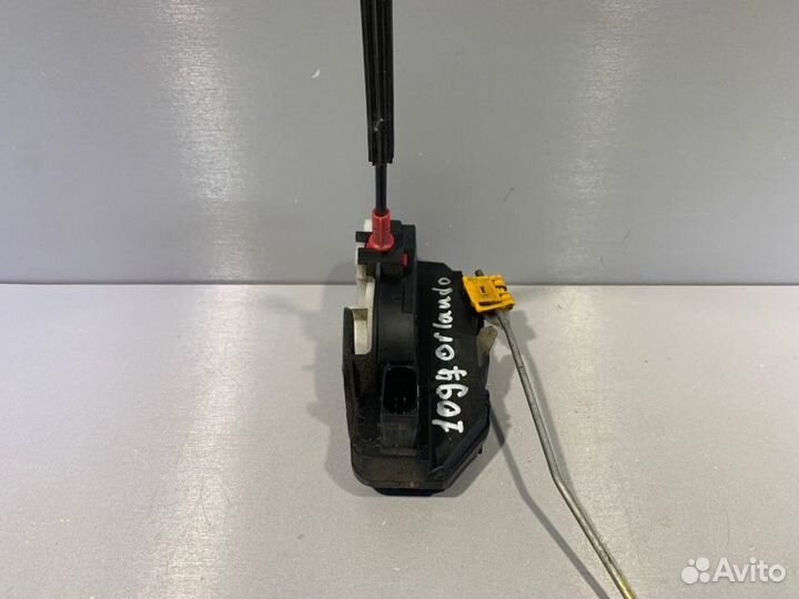 Замок двери передний правый Chevrolet Orlando