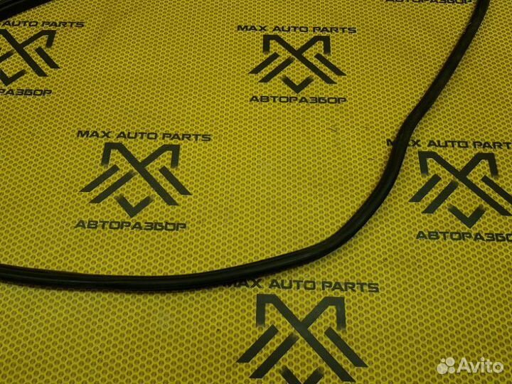 Уплотнитель двери передний левый Mazda Cx-7 EH42