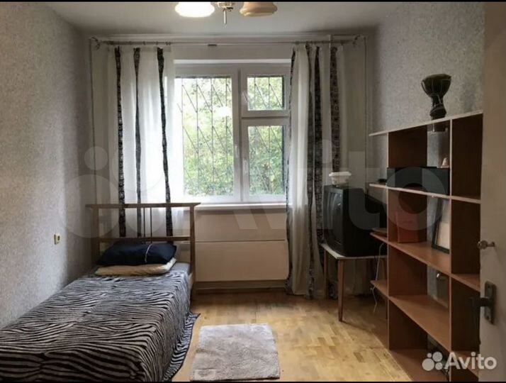 Комната 14 м² в 2-к., 1/17 эт.