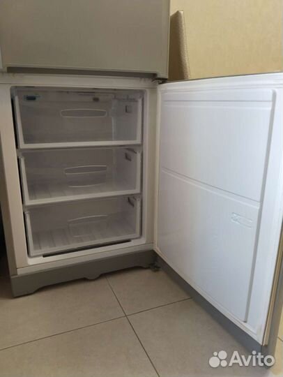 Холодильник indesit ibf181 на запчати