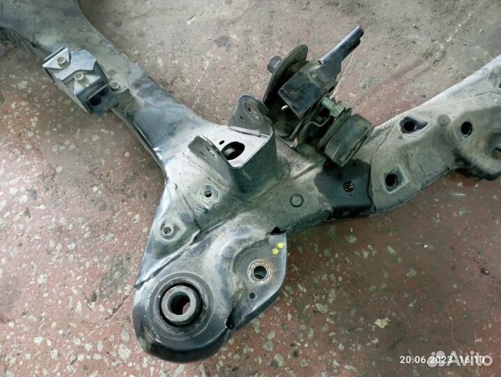 Балка подвески передняя Lexus Rx350 2010