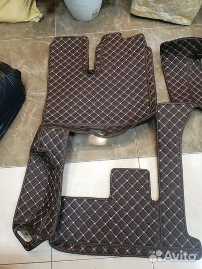 Продам 3D ковры из экокожи на Sitrak С7Н, бол.каб