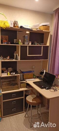 Угловой письменный стол