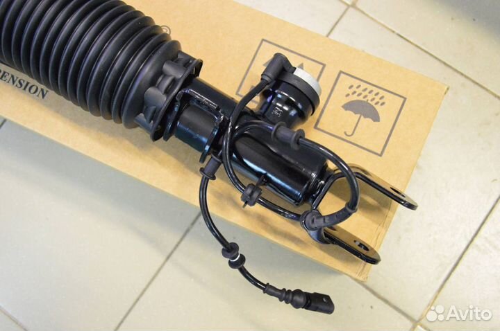 Пневмостойка передняя левая Hyundai Equus 2009