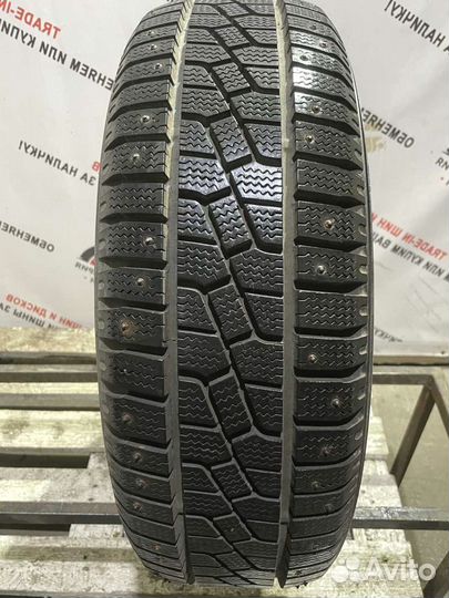 Kumho I'Zen Stud Snow KW11 205/65 R15 94M