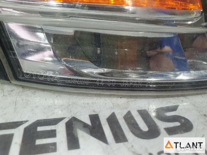 Габарит передний правый toyota gaia