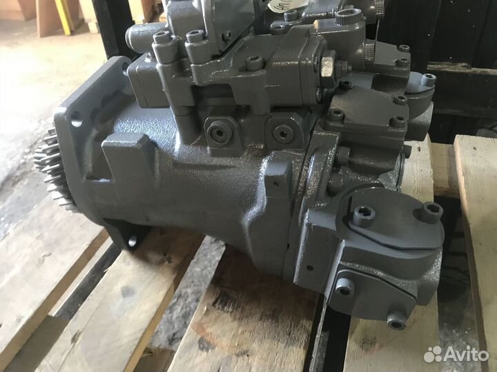 Гидравлический насос hitachi ZX240-5