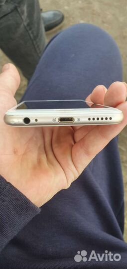 Телефон iPhone 6s 64г