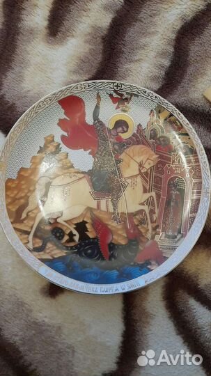 Сувениры: тарелки статуэтки шкатулки подвески