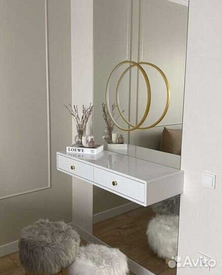 Туалетный столик, консоль, тумба