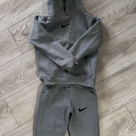 Спортивный костюм Nike 128