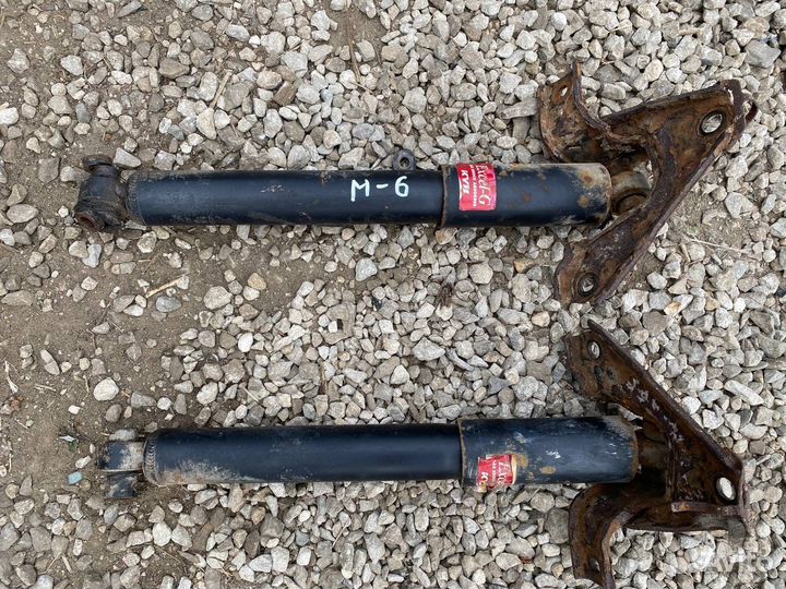 Амортизатор задний Mazda 6 лифтбек 2.0 2006