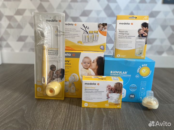 Молокоотсос medela + полный комплект всего нужного