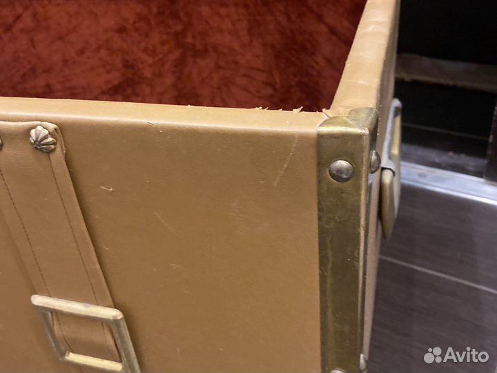 Сундук кожаный