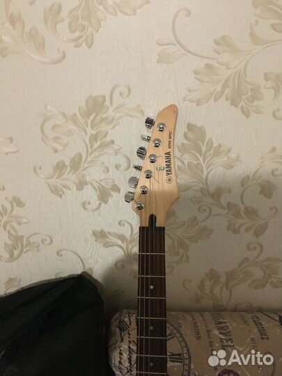Электрогитара+комбоусилитель yamaha в идеале