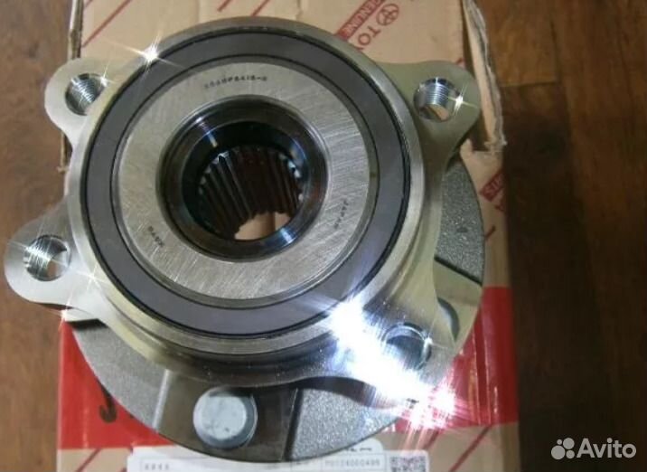 Ступица передняя 4355042010 Toyota Auris E18