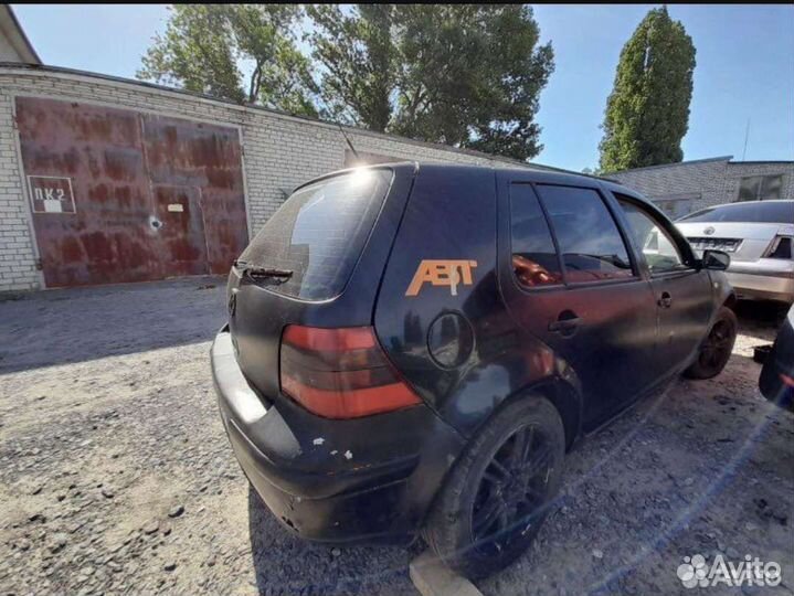 Автомобиль в разбор VW Golf 4