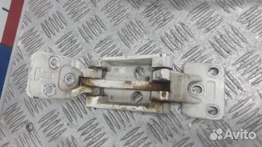 Петля двери распашной правой volkswagen crafter 1