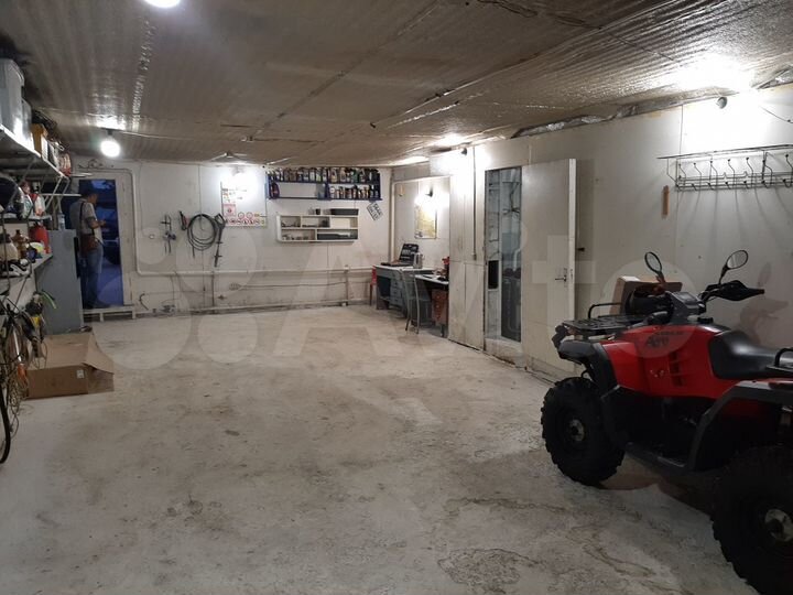 Гараж, > 30 м²