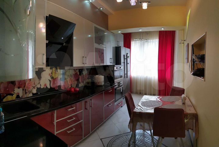 2-к. квартира, 74 м², 4/17 эт.