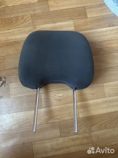 Подголовник Subaru Impreza gg