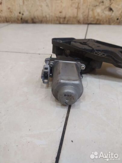 Стеклоподьемник передний правый Volkswagen Polo 5