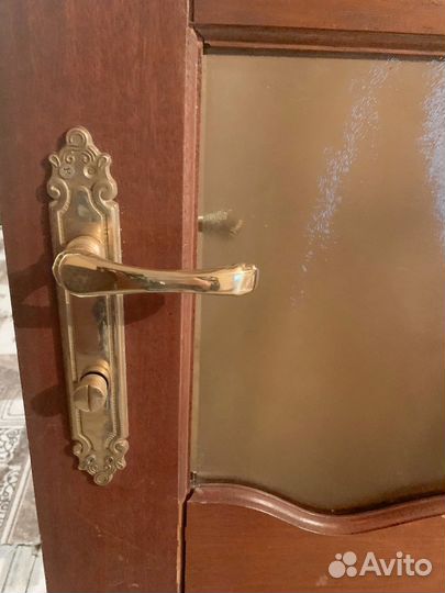 Дверь межкомнатная Б/У из цельного массива