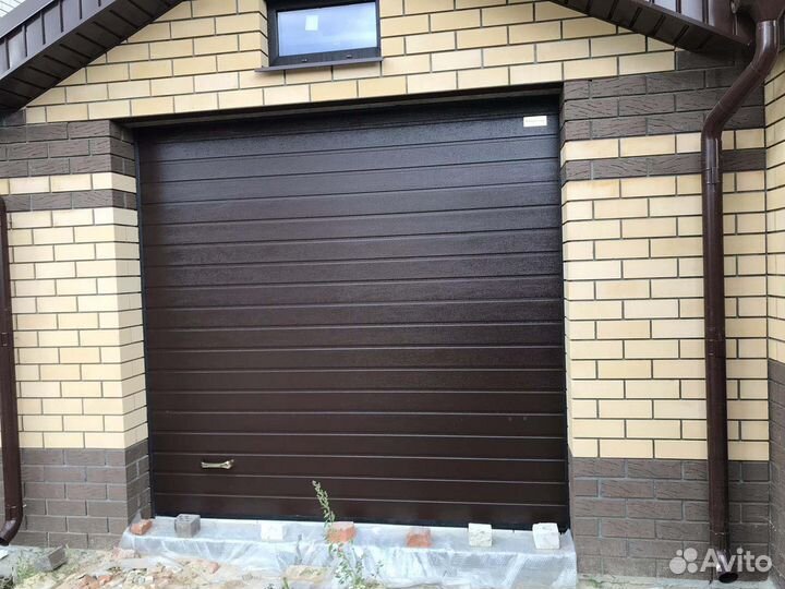 Секционные ворота