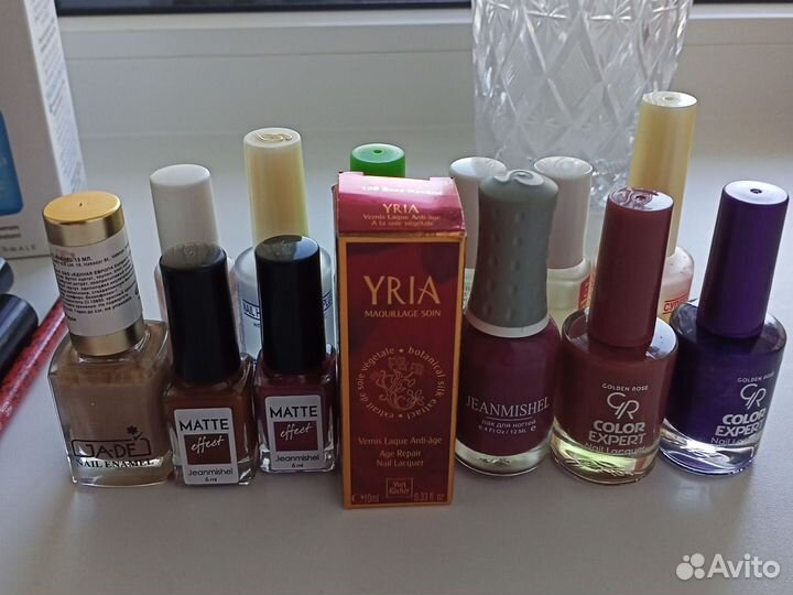 Новые лаки для ногтей набором