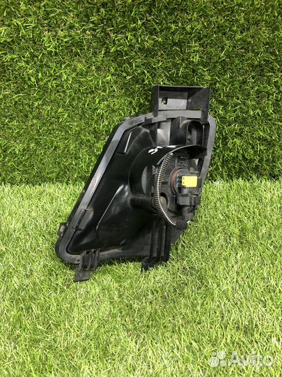 Противотуманная фара передняя правая Peugeot 308