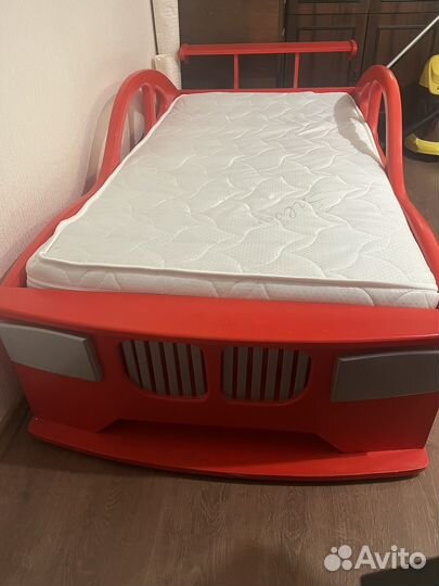 Кровать машинка дерево с матрасом 80*160